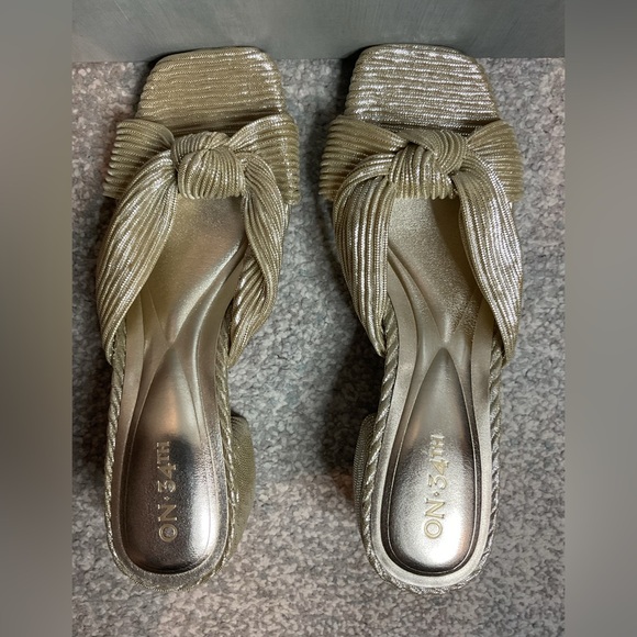 On 34th Gaiaa Gold Pleated Knot Block Heel Sandals - Size 7M (NIB) - Picture 5 of 14